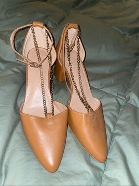 Women’s Pointed-Toe Ankle Strap Heels in Tan with Chain Detail
